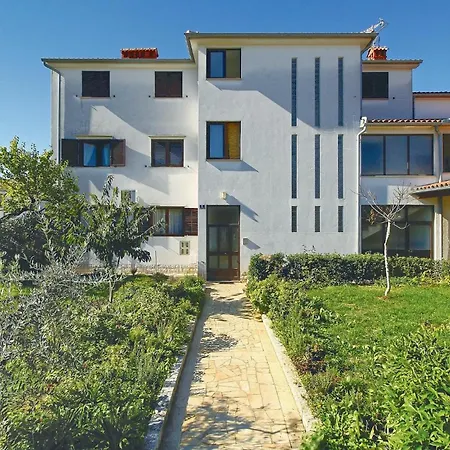 Apartment 2 Bedroom In *